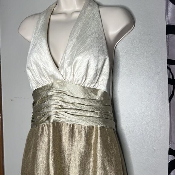 Jones New York, gold metallic halter dress size 10 petite - Picture 7 of 13